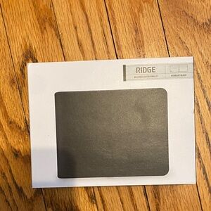 Ridge Billfold Wallet in Black Leather